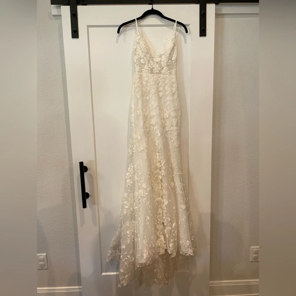 Lovely bride Emmy Mae wedding dress - Picture 10 of 11